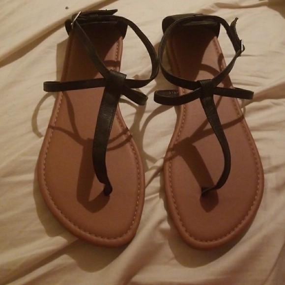 Forever 21 Shoes - NWOT Forever 21 Sandals
